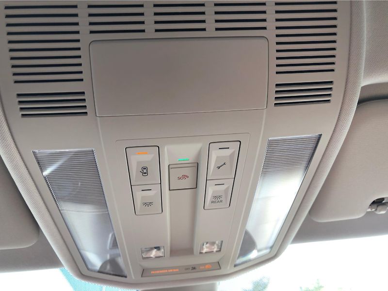 Volkswagen Touareg 3,0 TDI V6 4Motion - fotka 23 z 27