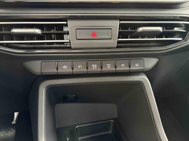 Ford Tourneo Connect (2026) 2,0 2.0 EcoBlue (90 kW/122 k) - fotka 11 z 12