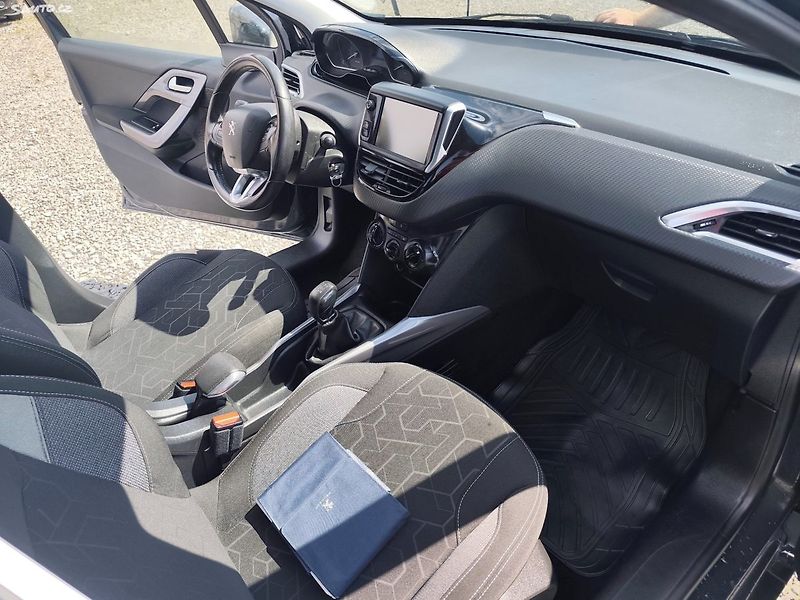 Peugeot 2008 (2016) - fotka 22 z 32