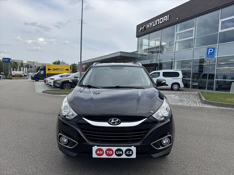 Hyundai ix35 2,0 CRDi, 4x4 - fotka 2 z 19
