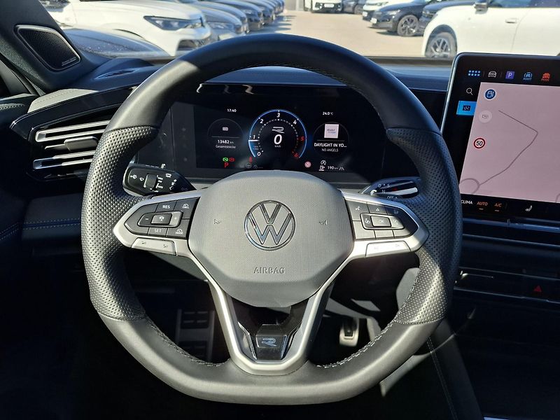 Volkswagen Tiguan TDI 4M R-Line DCC HuD Pano H/K - fotka 14 z 19