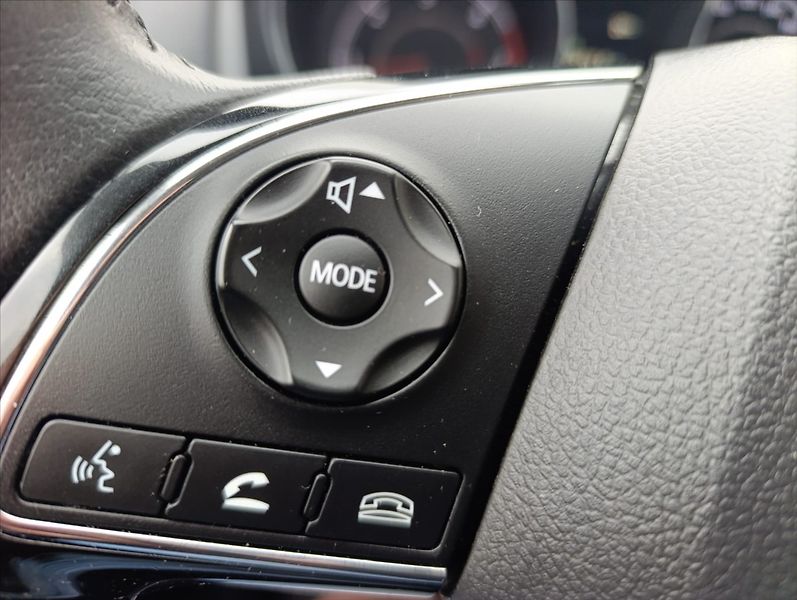 Mitsubishi ASX 1,6 DI-D 4x4 Kamera Navigace - fotka 29 z 37