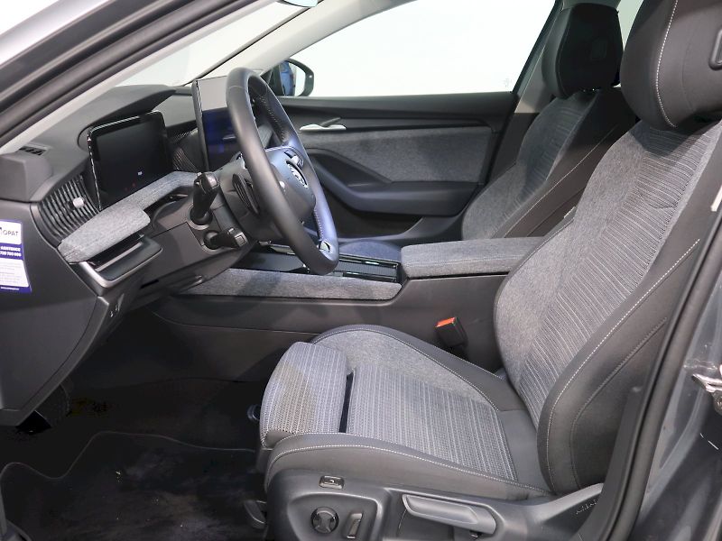 Škoda Superb (2024) 2.0TDI 110KW DSG NAVI - fotka 13 z 43