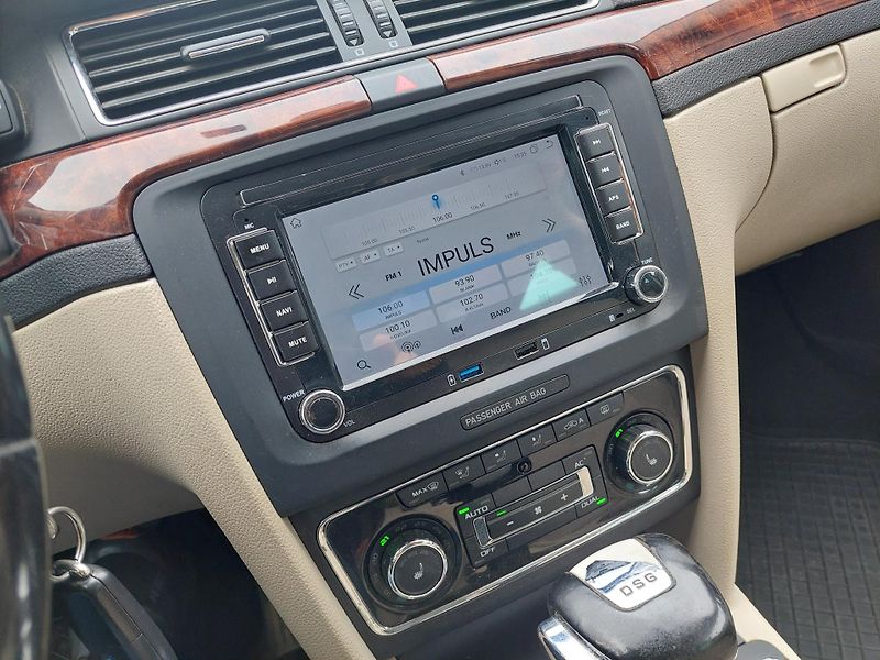 Škoda Superb (2011) Combi 2.0TDi DSG 125kW - fotka 11 z 18