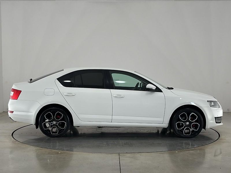 Škoda Octavia Elegance - fotka 16 z 28