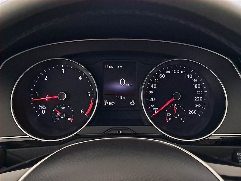 Volkswagen Passat (2015) 2.0 TDI, Navi, Tempomat - fotka 10 z 18