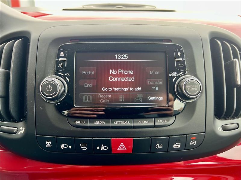 Fiat 500L 1,6 JTD  LIVING - klima -ALU - fotka 28 z 36