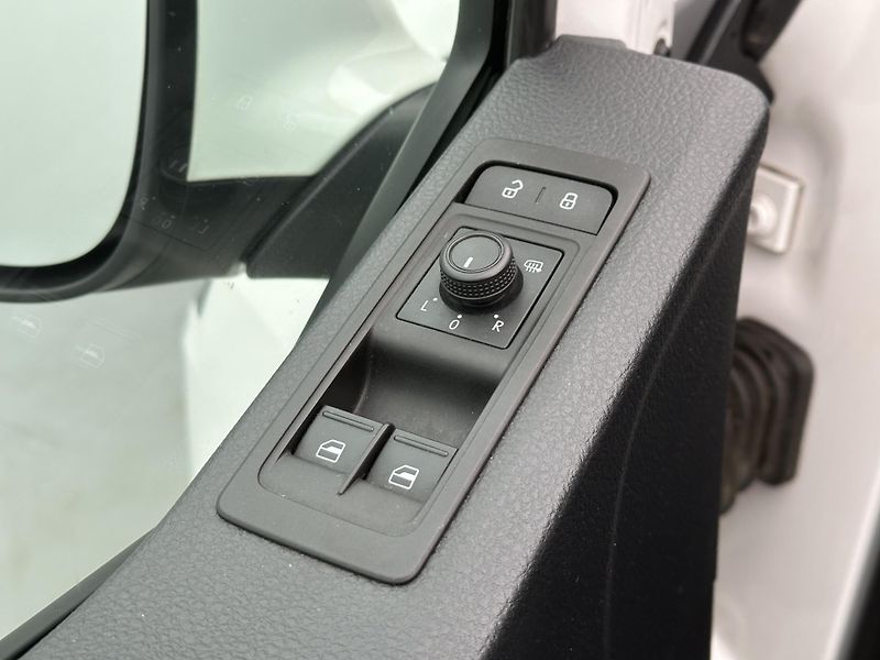 Volkswagen Caravelle 2,0 TDI 110kW DSG 9-Míst CZ - fotka 19 z 36