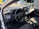 Toyota Corolla 1,5i 92kW manual navi. závěs - náhled 10