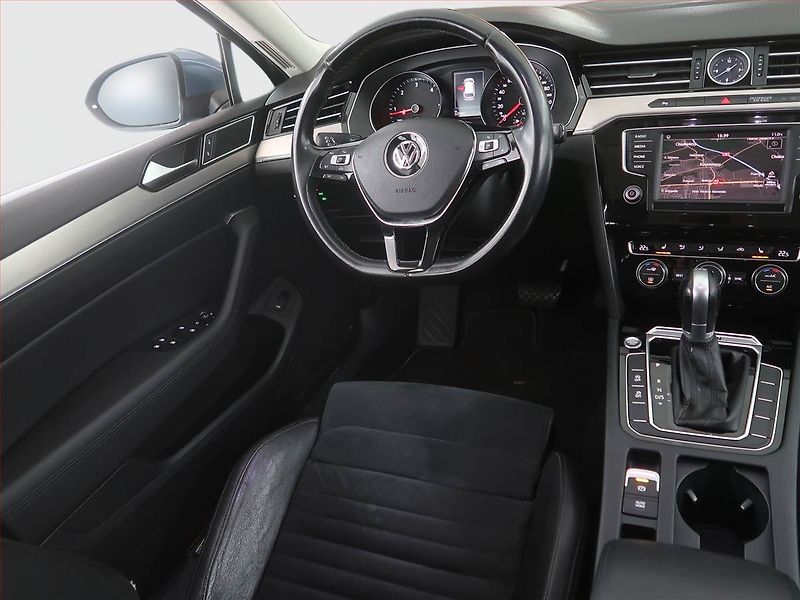 Volkswagen Passat (2016) 2.0 TDI, 4X4, Automat, Kůže - fotka 7 z 21