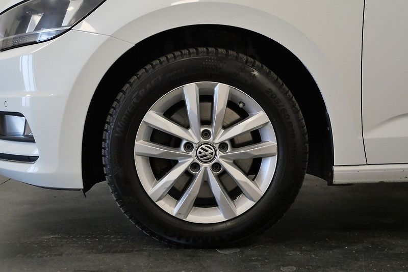 Volkswagen Touran - fotka 10 z 22