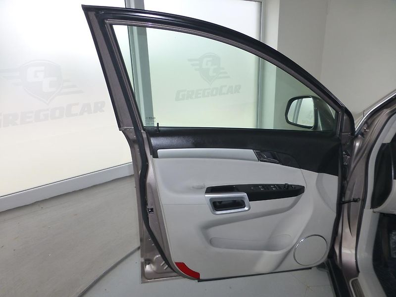 Opel Antara (2013) 2,2CDTI-135KW*XENON*VYHŘ.S*4X4 - fotka 10 z 27