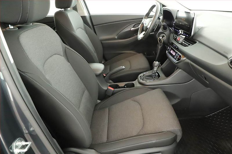 Hyundai i30 (2024) Family Smart 1.5 T-GDI - fotka 7 z 20
