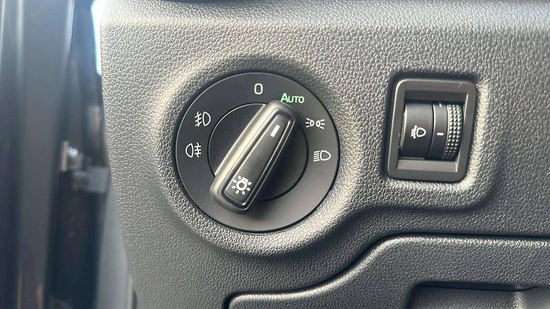 Škoda Fabia Selection 1,0 TSI 70kW MT5/Z66 - fotka 18 z 25
