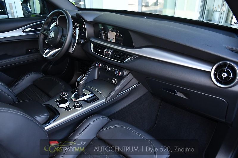 Alfa Romeo Stelvio 2.2D 16V 154kW Veloce AT8-Q4 - fotka 14 z 52