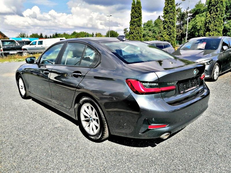 BMW Řada 3 (2020) 2.0 318D  A/T,Kůže,Ambient. - fotka 5 z 31