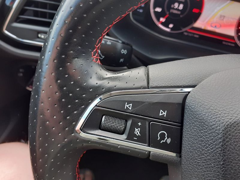 Seat Leon (2018) 1.4 TSi FR 110Kw - fotka 10 z 49