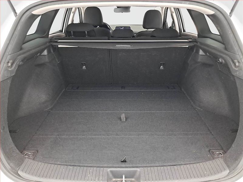 Hyundai i30 (2017) 1.0 T-GDI, Tempomat - fotka 13 z 19
