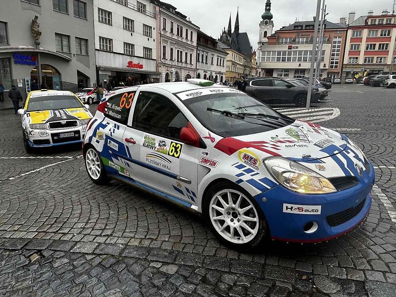 Tragédie, která se odehrála v rámci 58. ročníku Rallye Šumava, kdy po nehodě zemřela navigátorka Alena Krejčíková (41), nezasáhla jen příznivce rallye, ale její kamarády, jelikož byla na Klatovsku doma.