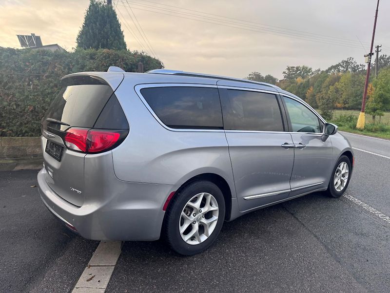 Chrysler Pacifica (2020) 3,6 RU Panorama Limited 2020 - fotka 4 z 19
