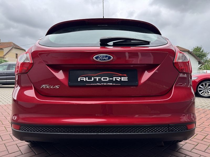 Ford Focus (2011) 1.6 Ti-VCT Digi Klima Tempomat - fotka 41 z 48