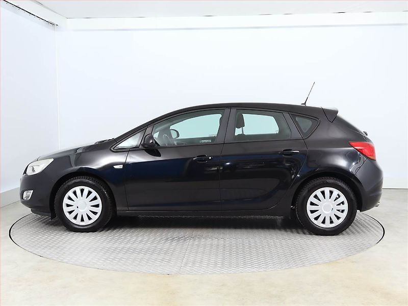 Opel Astra (2011) 1.4 T, Serv.kniha, Tempomat - fotka 3 z 10