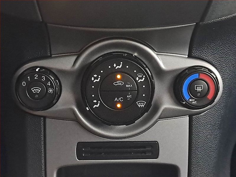 Ford Fiesta (2011) Comfort 1.25, Park. senzory - fotka 17 z 17