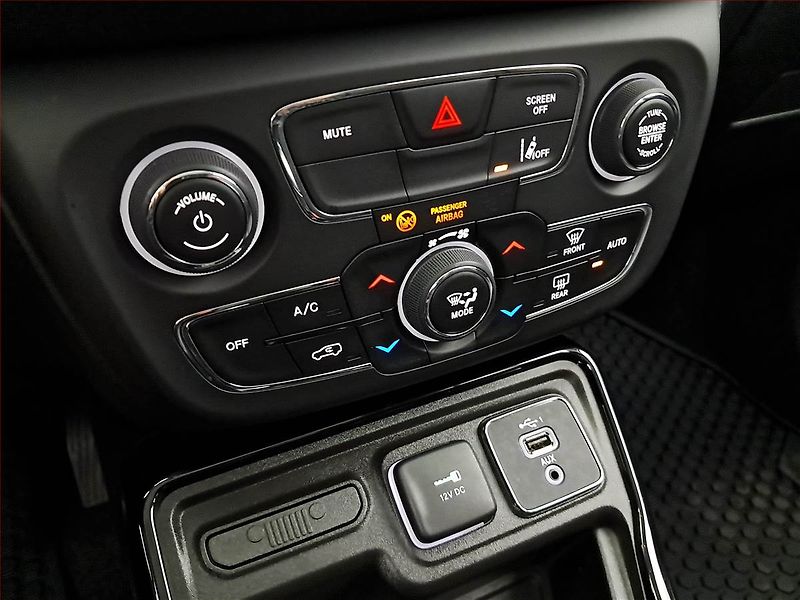 Jeep Compass (2020) 1.3 T-GDI, Kůže, Tempomat - fotka 15 z 18