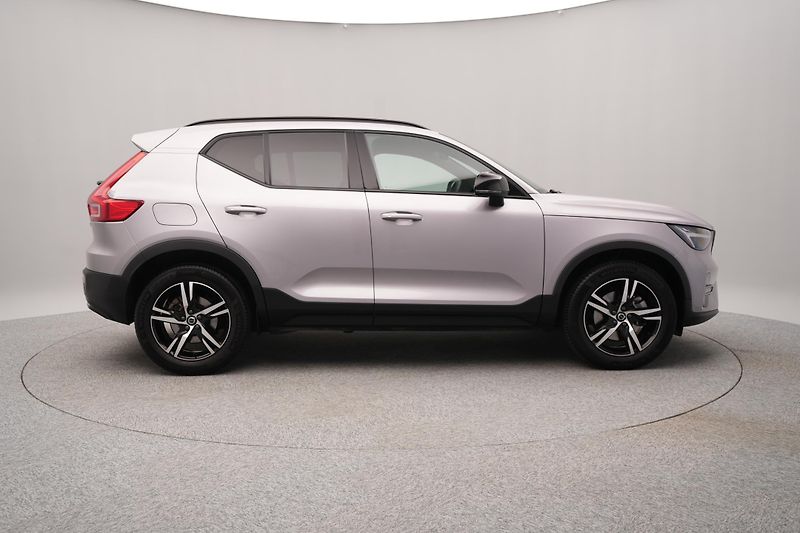 Volvo XC40 B4 DARK PLUS CZ 1.maj - fotka 12 z 47