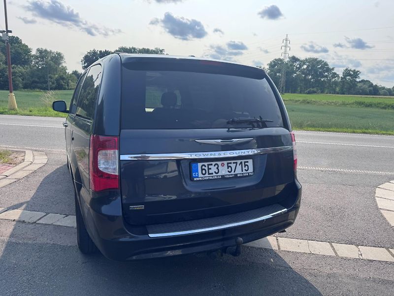 Chrysler Town & Country (2014) 3,6 RT DVD Stown Kůže 2014 - fotka 5 z 20