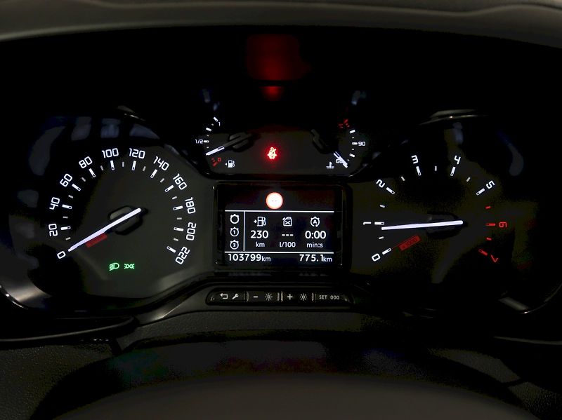 Toyota ProAce City Verso (2021) FAMILY L2 1.5D-4D 96KW 7MÍST T - fotka 18 z 31