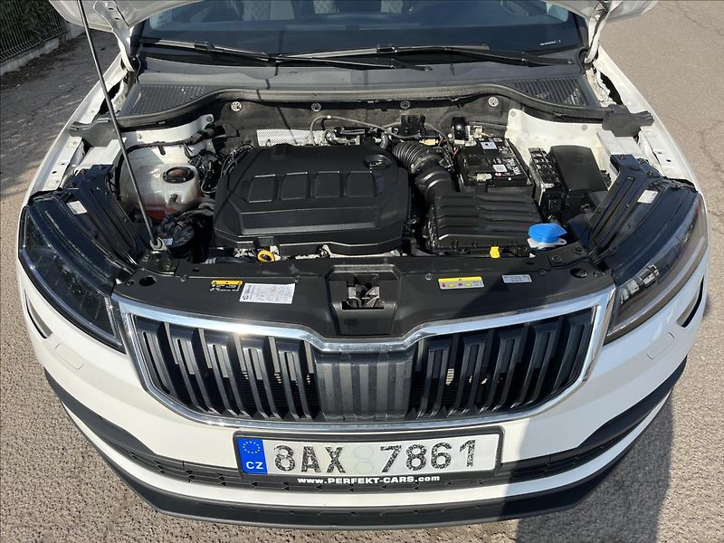 Škoda Karoq 2,0 TDi 110 4x4 DSG TAŽNÉ -DPH - fotka 32 z 47