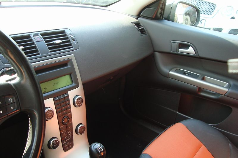 Volvo C30 (2010) 1.6d - fotka 43 z 63