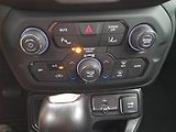 Jeep Renegade (2019) Limited 1.3 T-GDI, Automat - náhled 16