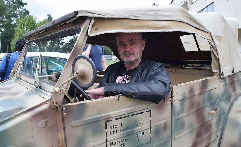 Nedělní dopoledne patřilo pod břeclavským zámkem naleštěným veteránům.