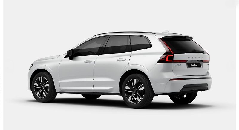 Volvo XC60 (2026) B5 AWD PLUS DARK AUT - fotka 3 z 14