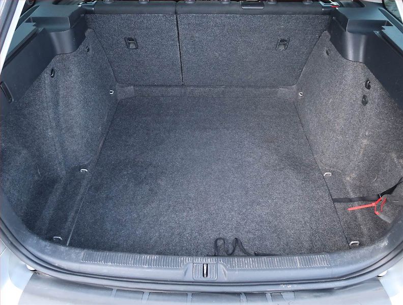 Škoda Octavia (2011) Ambiente 1.6 TDI - fotka 13 z 13