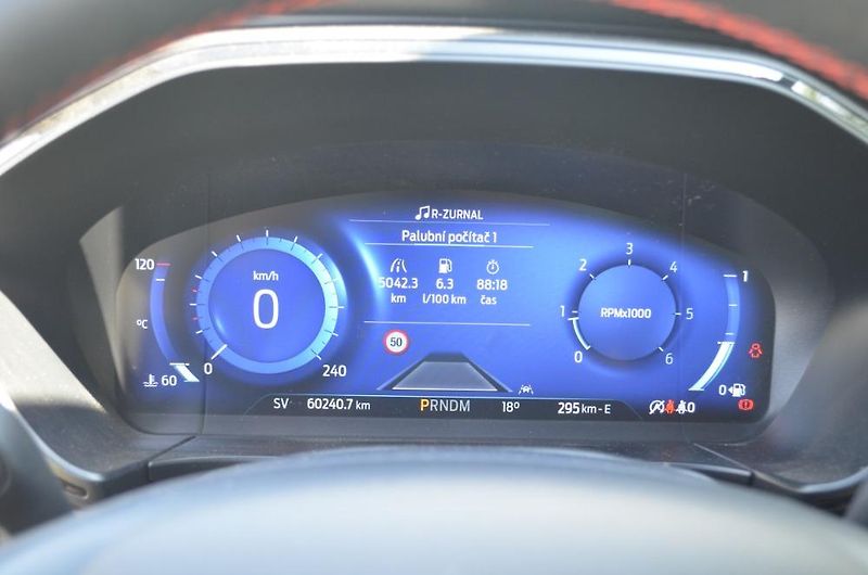 Ford Kuga (2020) ST Line X - fotka 10 z 42
