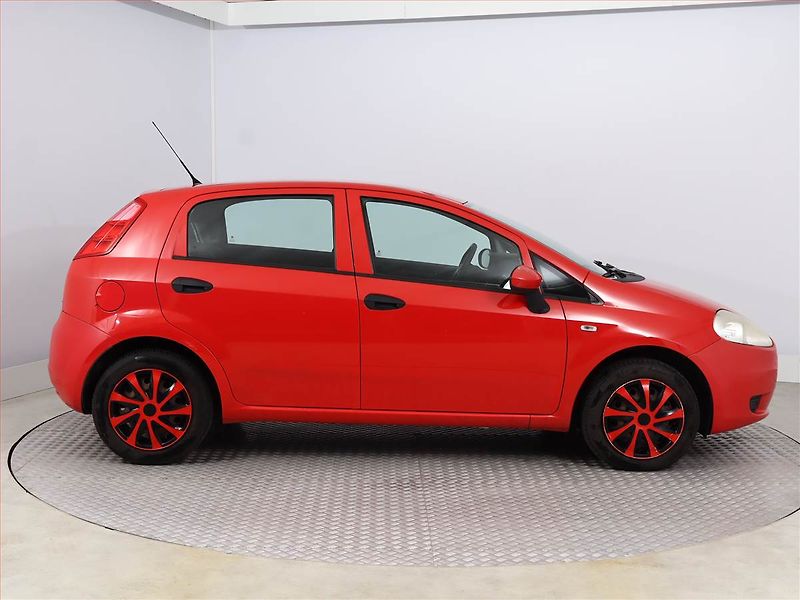 Fiat Punto (2011) 1.2, po STK, v provozu - fotka 6 z 12