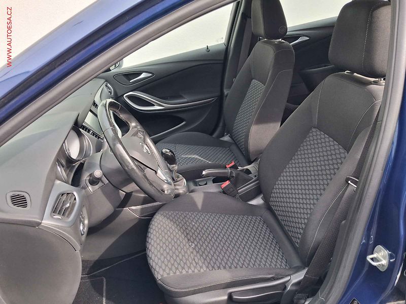 Opel Astra (2022) 1.5 CDTi, Bussines, navi, - fotka 9 z 17