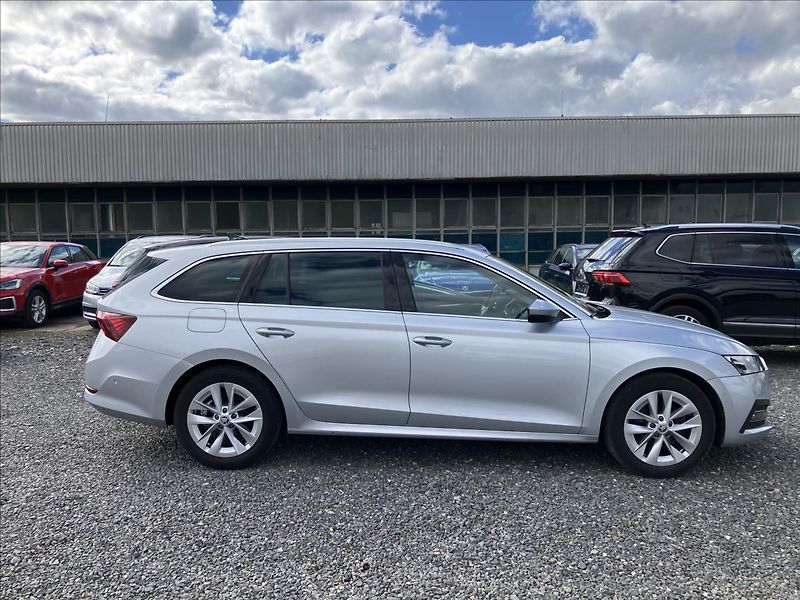 Škoda Octavia 2,0 TAŽNÉ,KŮŽE,MATRIX-BEAM - fotka 7 z 36