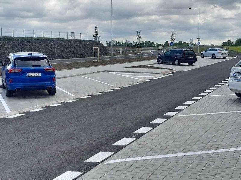 ŘSD otevřelo u Smolnice na Lounsku novou odpočívku u dálnice D7.