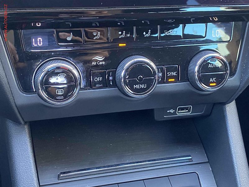 Škoda Octavia (2019) 1.5 TSi, Soleil, DSG, navi, - fotka 15 z 19