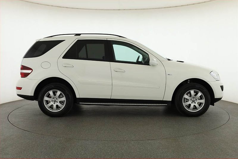 Mercedes-Benz Třídy M (2010) ML 300 CDI, 4X4, Automat - fotka 6 z 14