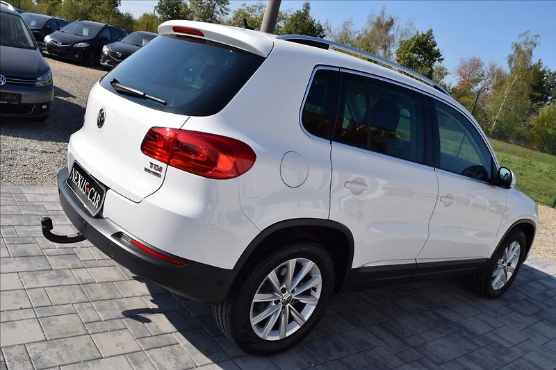 Volkswagen Tiguan 2,0 TDI 81KW ALU NÍZKÝ NÁJEZD - fotka 6 z 47