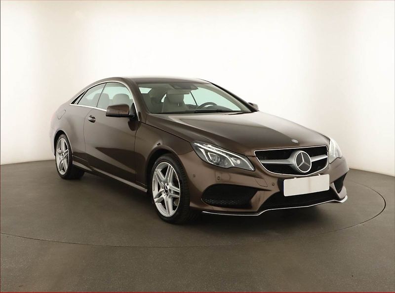 Mercedes-Benz Třídy E (2013) E 350 BlueTEC - fotka 1 z 18