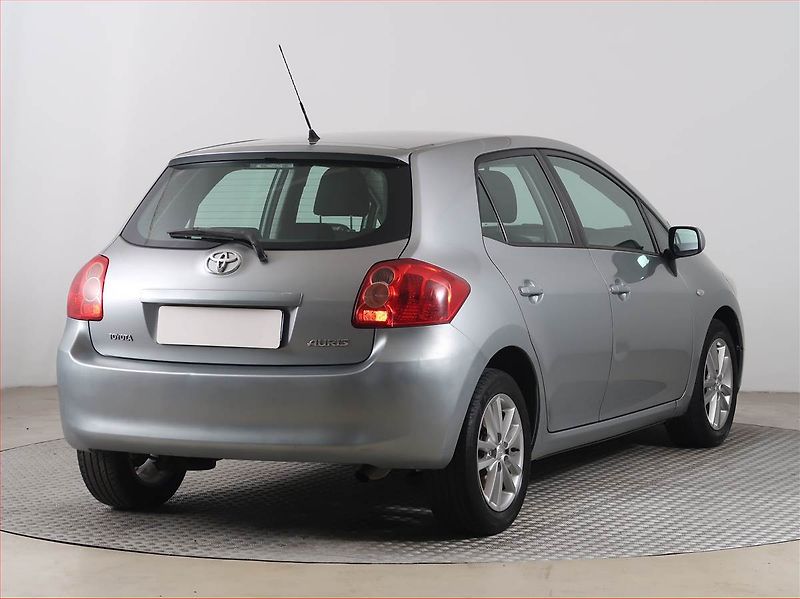 Toyota Auris (2009) 1.6 Dual VVT-i, Serv.kniha - fotka 5 z 15