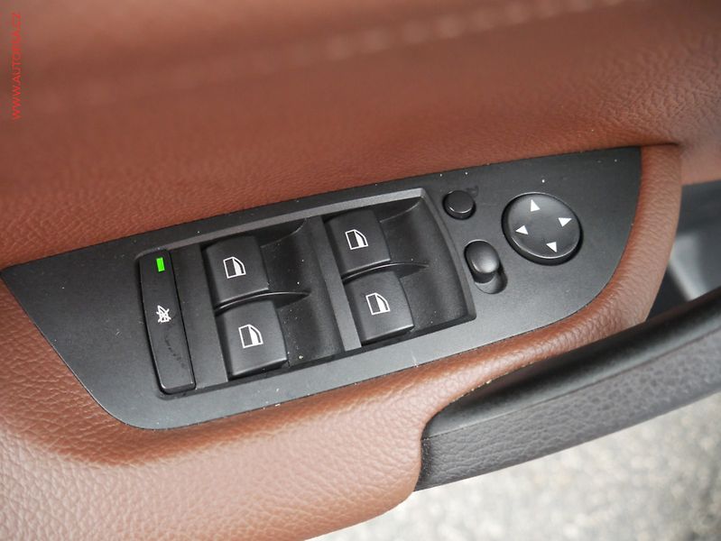 BMW X1 (2013) 2.0xd xD, AT, bixen - fotka 13 z 22