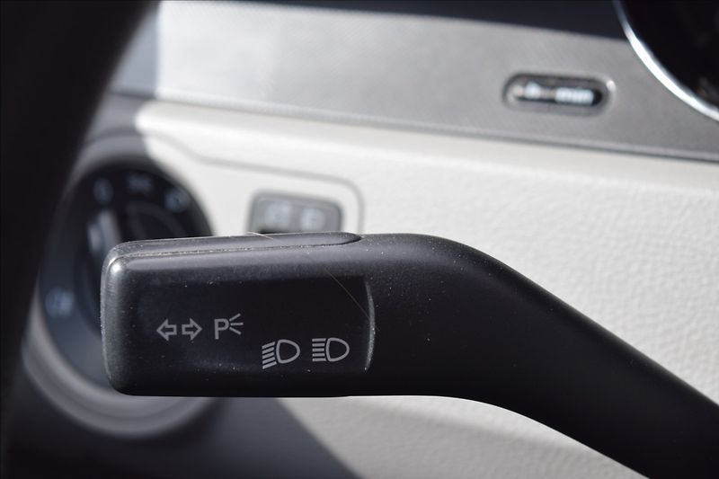Volkswagen Passat 1,6 i 75KW PO SERVISE - fotka 27 z 41