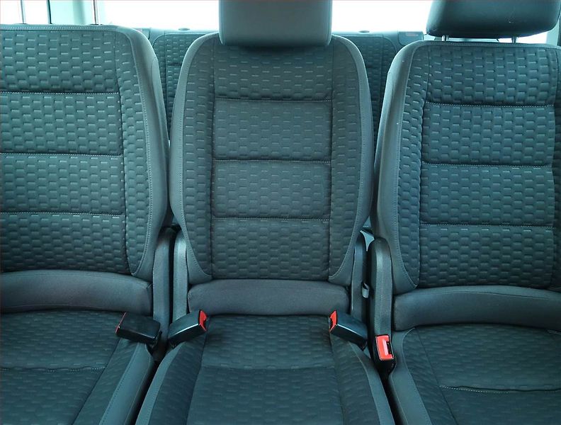 Volkswagen Touran (2007) Trendline 1.9 TDI, 7 míst - fotka 10 z 16